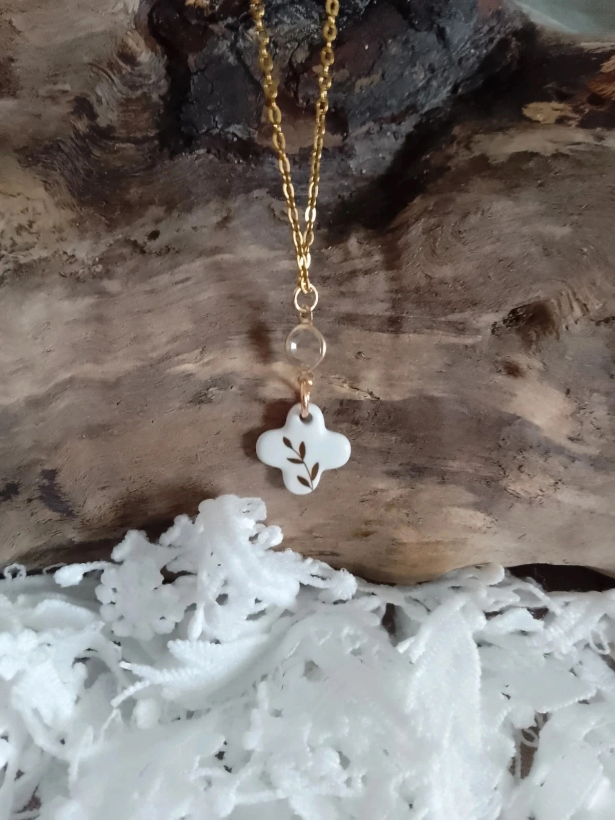 Clover porcelain and rock crystal stone necklace – photo 2